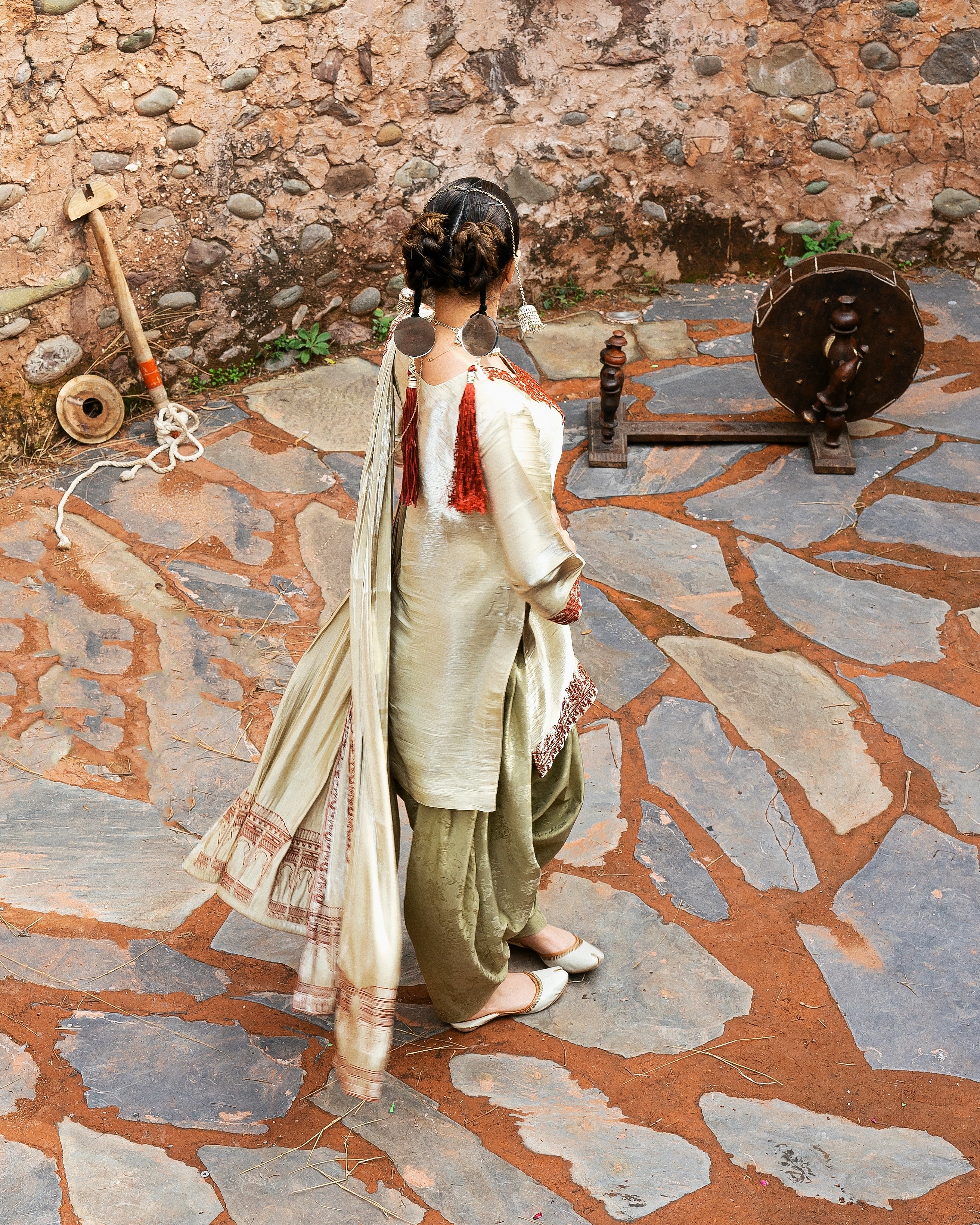 Hooker's Green Suthan Shalwar and Short Shirt- 3 Pc